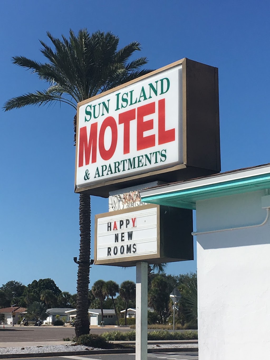 Sun Island Motel | 8301 Blind Pass Rd, St Pete Beach, FL 33706, USA | Phone: (727) 360-5724