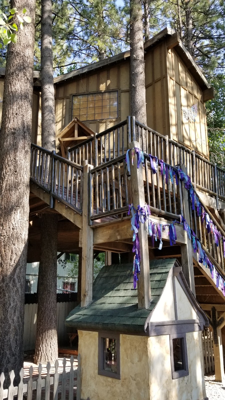 Woodland Treehouse @Castle Wood Cottages | 547 Main St, Big Bear Lake, CA 92315, USA | Phone: (909) 866-2720