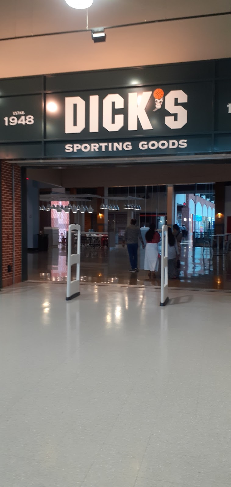 DICKS Sporting Goods | 7675 Warehouse Row, Liberty Township, OH 45069, USA | Phone: (513) 712-9048