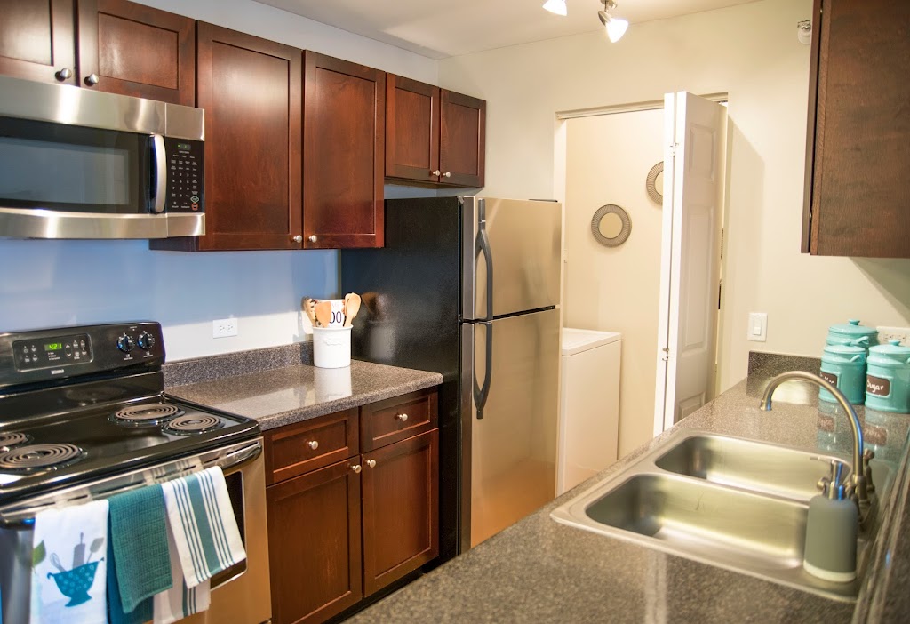 Windsor Estate Apartments | 232 Butterfield Dr, Bloomingdale, IL 60108, USA | Phone: (844) 868-1425