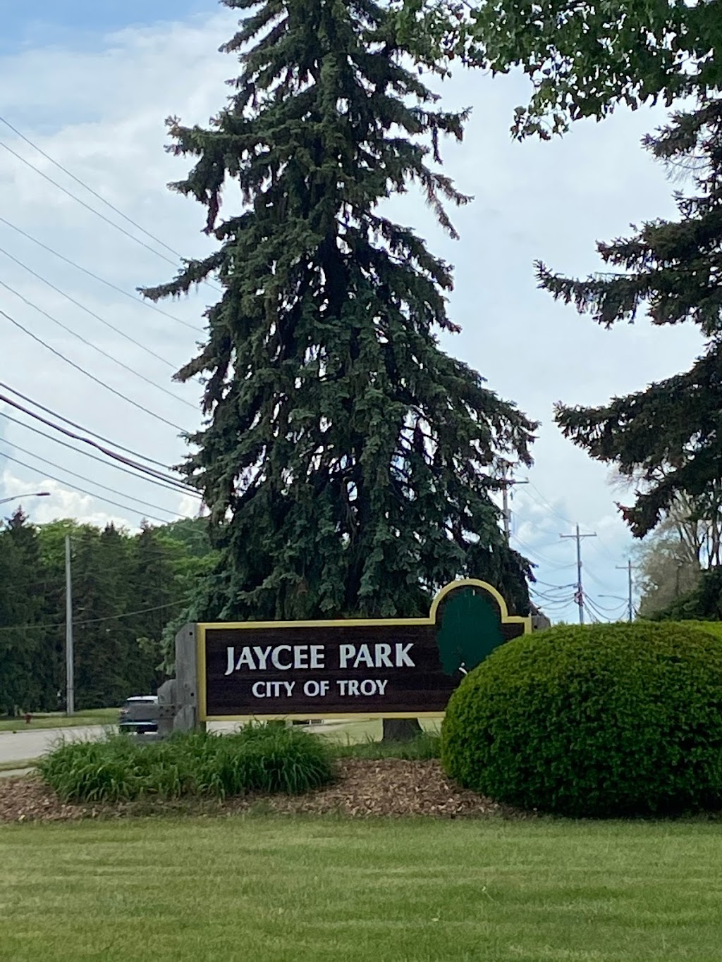 Jaycee Park | HVXM+7CV Jaycee Park, E Long Lake Rd, Troy, MI 48085, USA | Phone: (248) 524-3300