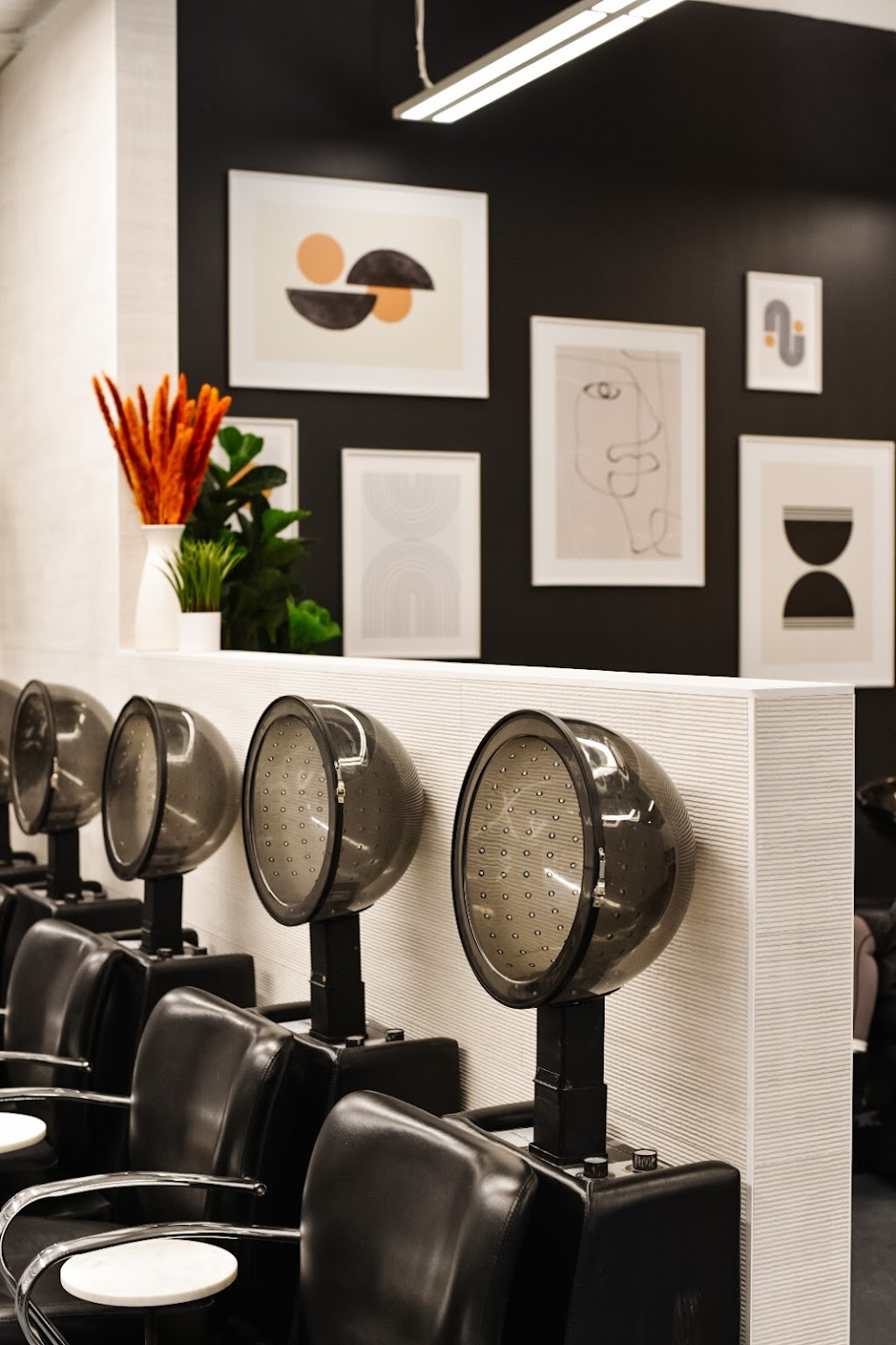 Lavish Salon Wayzata | 834 Lake St E, Wayzata, MN 55391, USA | Phone: (952) 475-0346