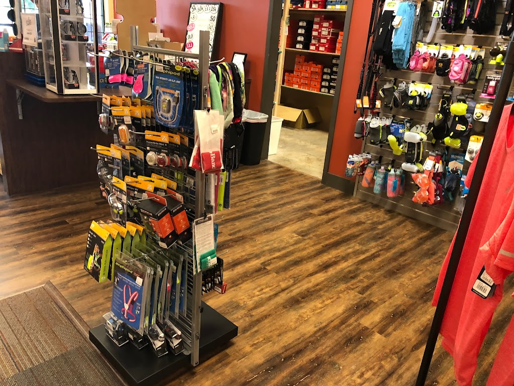 Performance Running Outfitters Delafield | 2566 Sun Valley Dr unit e, Delafield, WI 53018, USA | Phone: (262) 303-5118