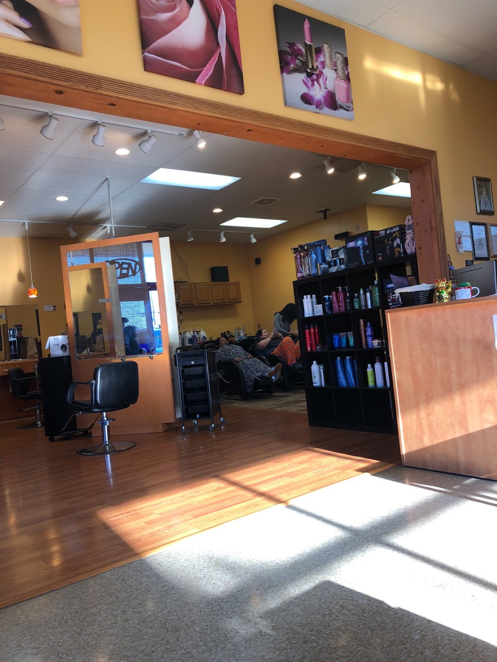 Tigs Salon | 3314 Leonardtown Rd, Waldorf, MD 20601, USA | Phone: (703) 582-0372