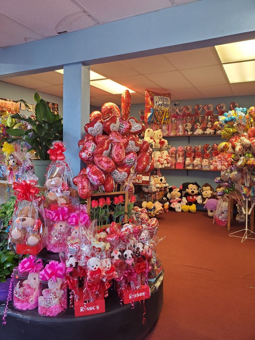 Monicas Gifts & Flowers | 1009 Franklin St, Anthony, TX 79821, USA | Phone: (915) 886-3232