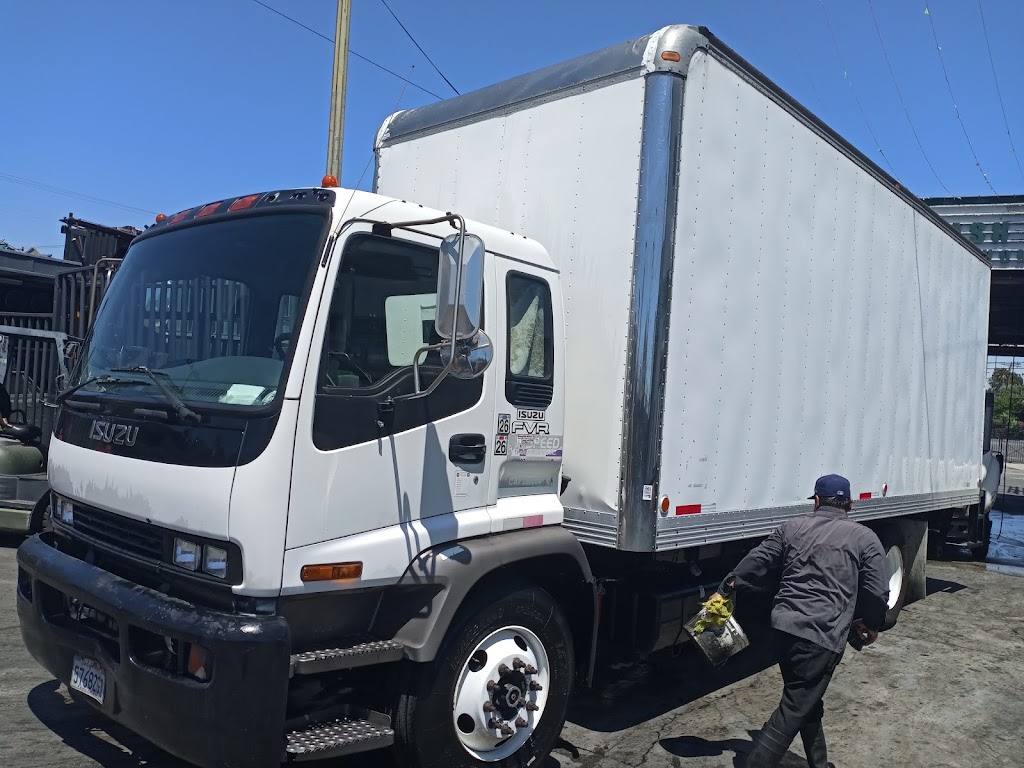 B J Truck Wash | 12715 S Main St, Los Angeles, CA 90061, USA | Phone: (323) 755-2804