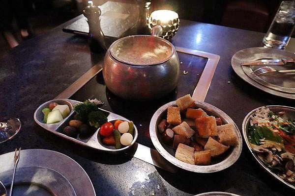 La Fondue | 14550 Big Basin Way, Saratoga, CA 95070, USA | Phone: (408) 886-4208