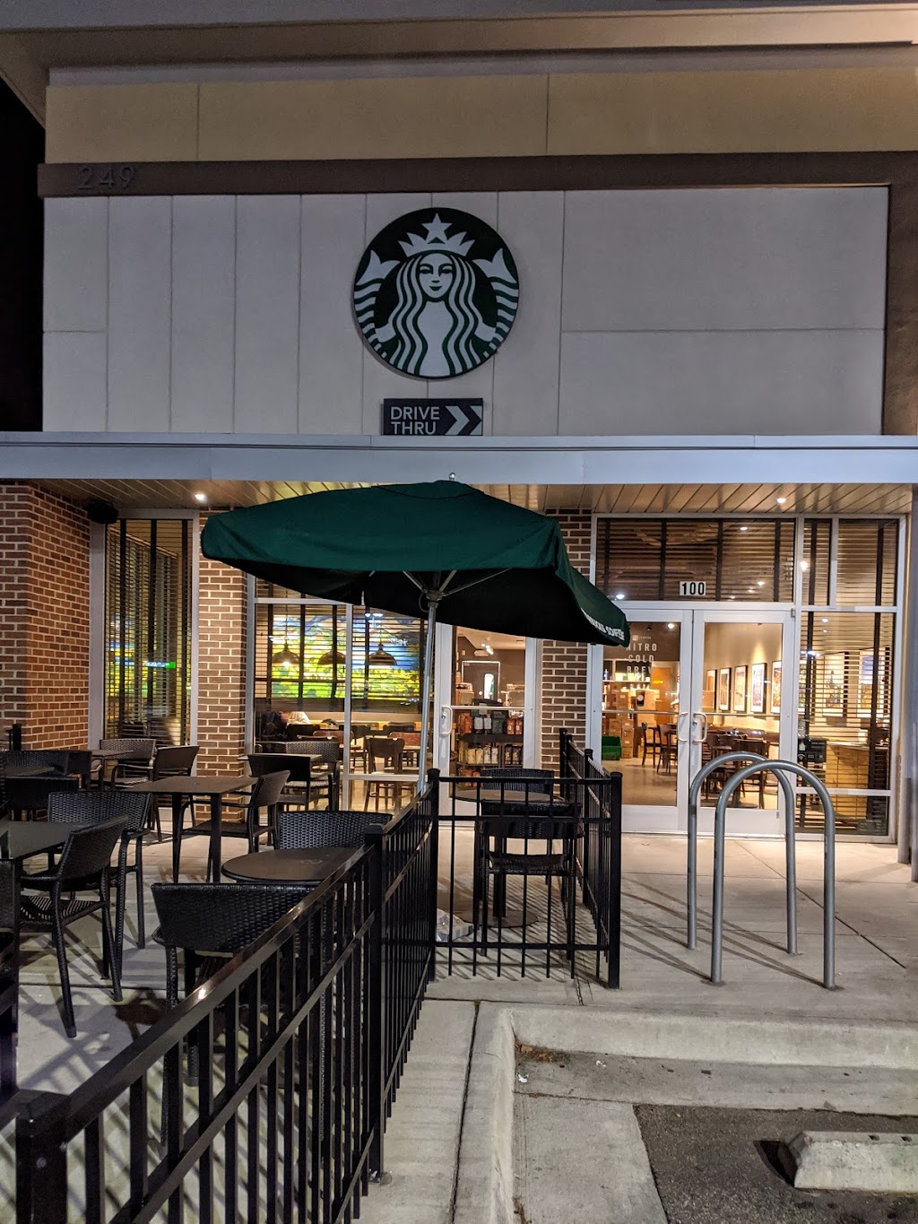 Starbucks | 249 Hanbury Rd E #100, Chesapeake, VA 23322, USA | Phone: (757) 482-1436