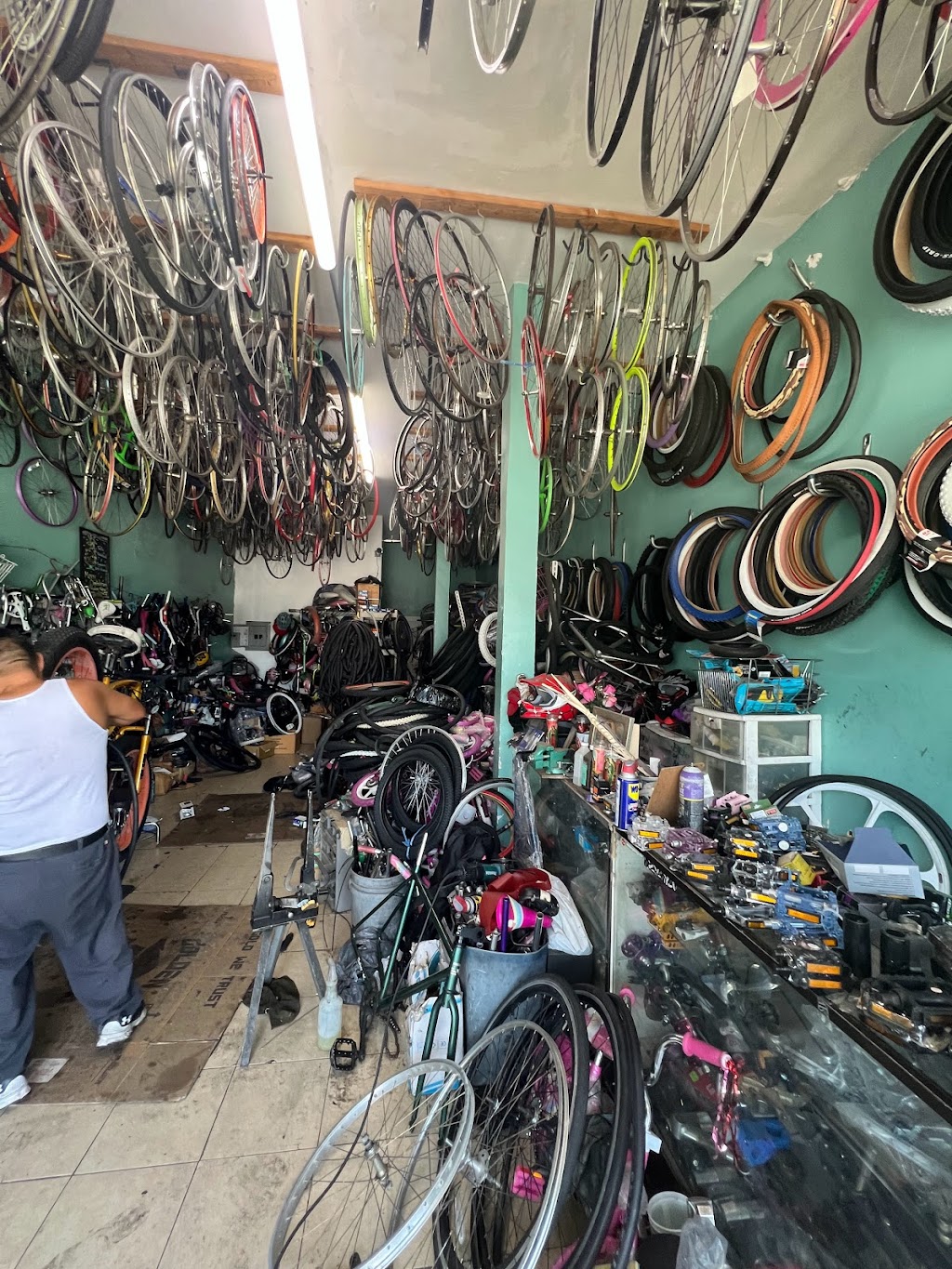 D.C. BIKE SHOP | 3206 S Central Ave, Los Angeles, CA 90011, USA | Phone: (323) 809-7366