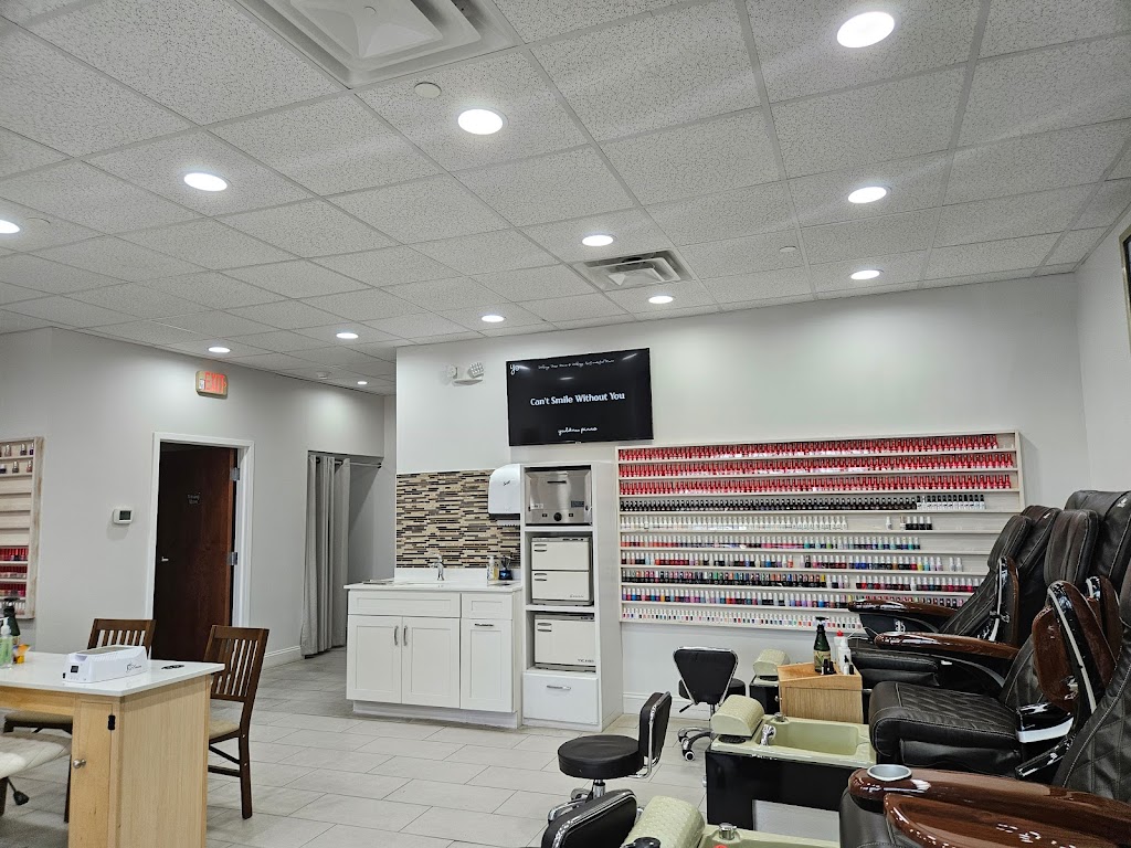 CenDeluxe Nail Spa | 117 W Central St, Natick, MA 01760, USA | Phone: (508) 299-6030