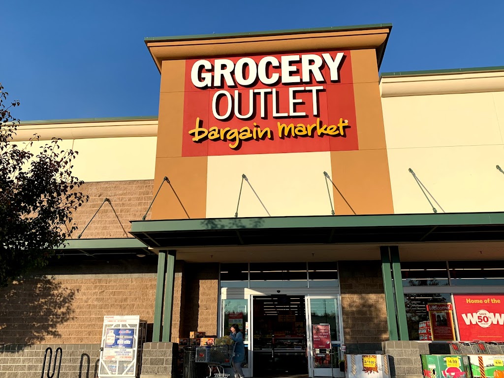 Grocery Outlet Bargain Market | Four Corner Square 26525, Maple Valley Black Diamond Rd SE, Maple Valley, WA 98038, USA | Phone: (425) 413-0244