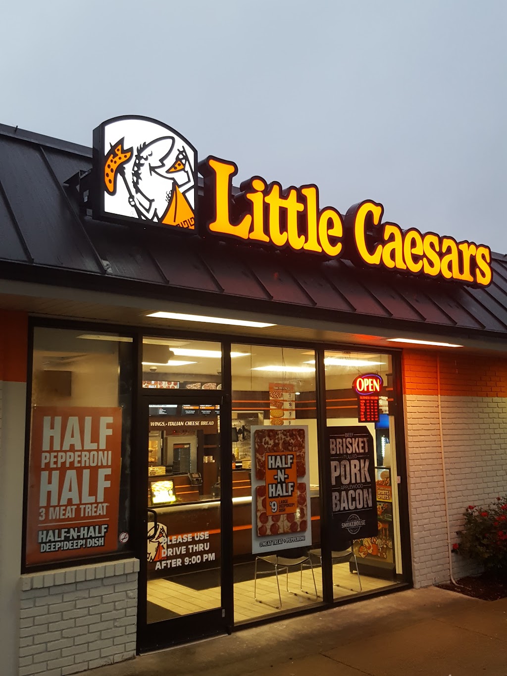 Little Caesars Pizza | 1101 W Little Creek Rd, Norfolk, VA 23505, USA | Phone: (757) 228-5700