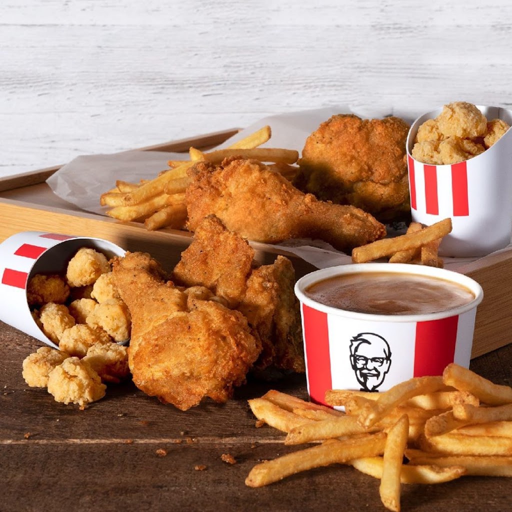 KFC | 221 Glendale Ave, St. Catharines, ON L2T 2K9, Canada | Phone: (905) 704-0477