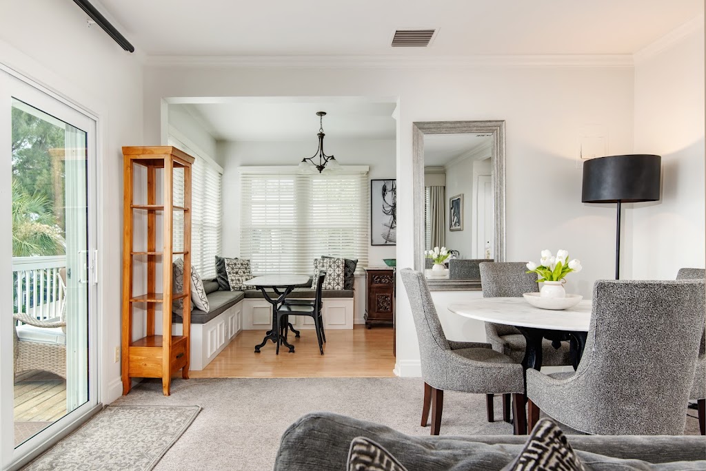 Sarahs Seaside | 306 +, 308 Gulf Blvd, Indian Rocks Beach, FL 33785, USA | Phone: (727) 596-8063