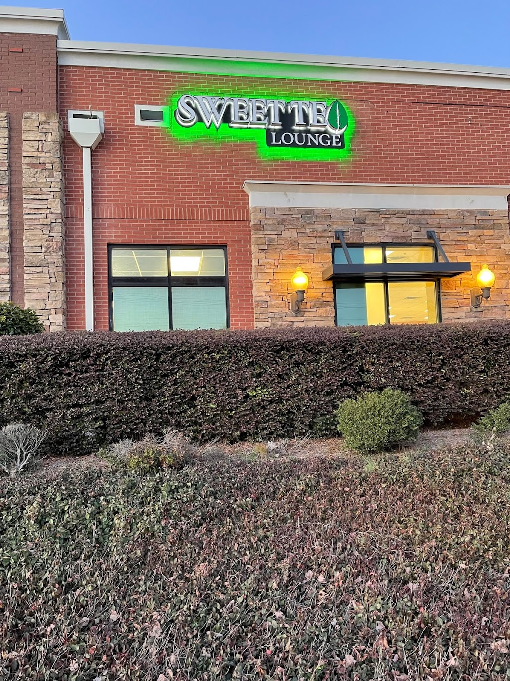 Sweet Tea Lounge | 2705 GA-54 unit 5, Peachtree City, GA 30269 | Phone: (678) 876-0476