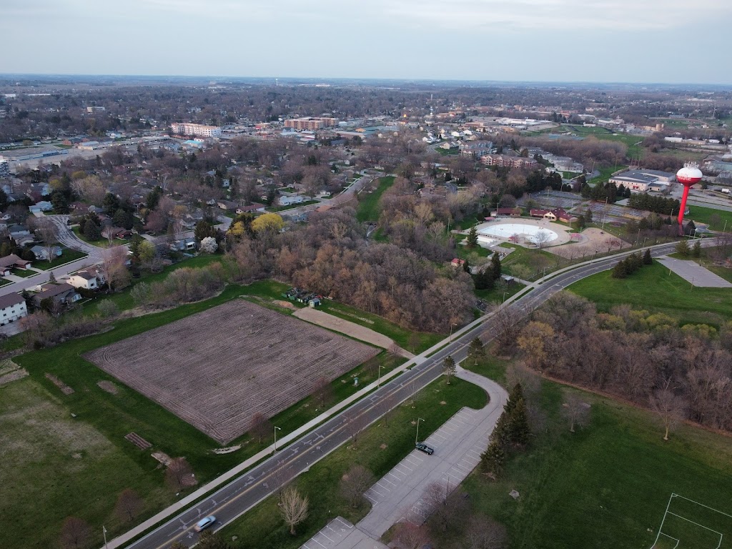 Sun Prairie Community Gardens | 1320-1350 Linnerud Dr, Sun Prairie, WI 53590, USA | Phone: (608) 837-5877