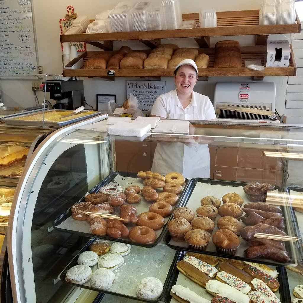 Miriams Bakery | 225 Highland Dr, Fredonia, WI 53021, USA | Phone: (262) 447-2248