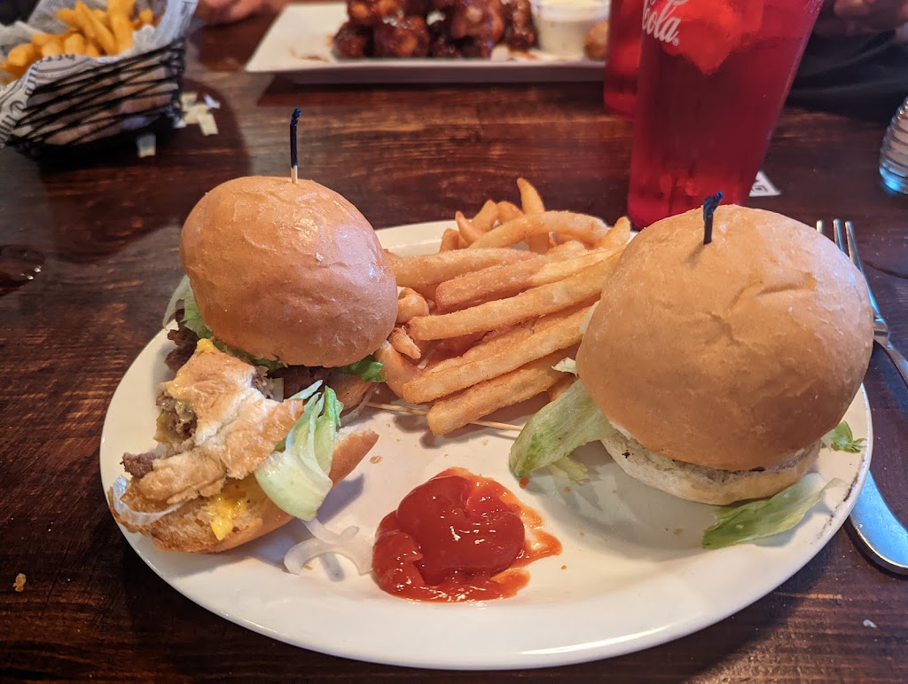 Sammies Bar and Grill | 498 South Ave, Tallmadge, OH 44278 | Phone: (234) 678-8334