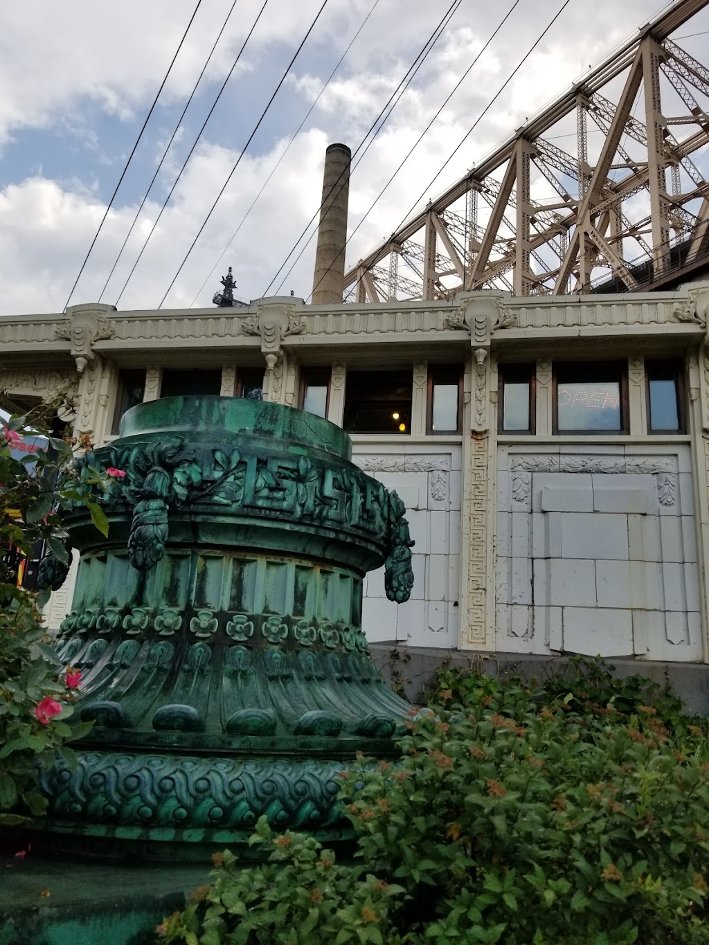 Roosevelt Island Visitor Center Kiosk | New York, NY 10044, USA | Phone: (212) 688-4836