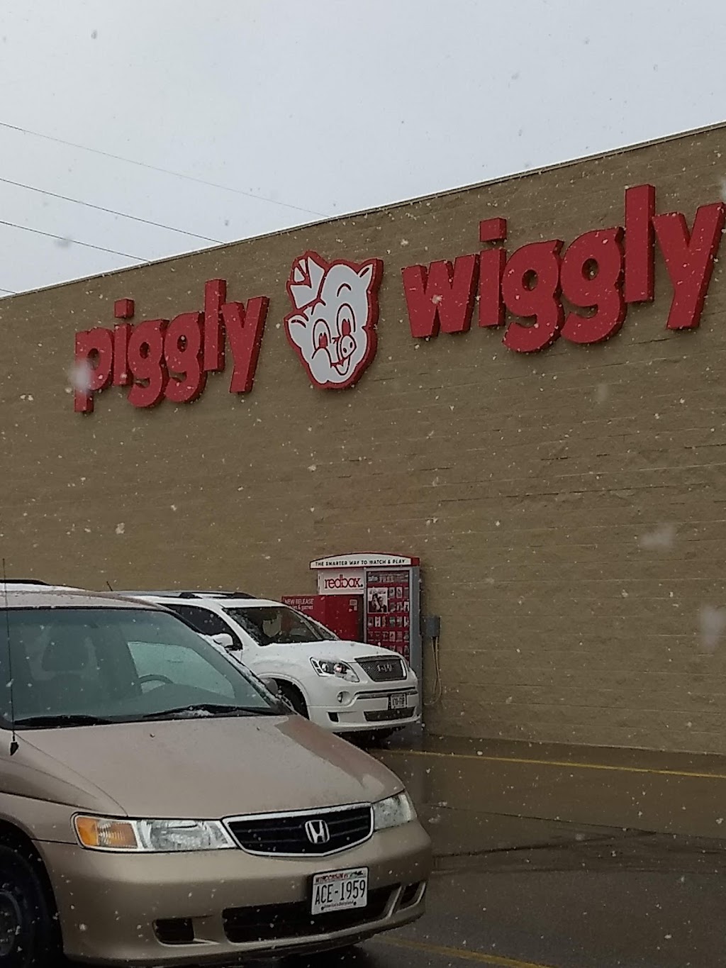 Piggly Wiggly | 8 N County Rd M, Evansville, WI 53536, USA | Phone: (608) 882-5308