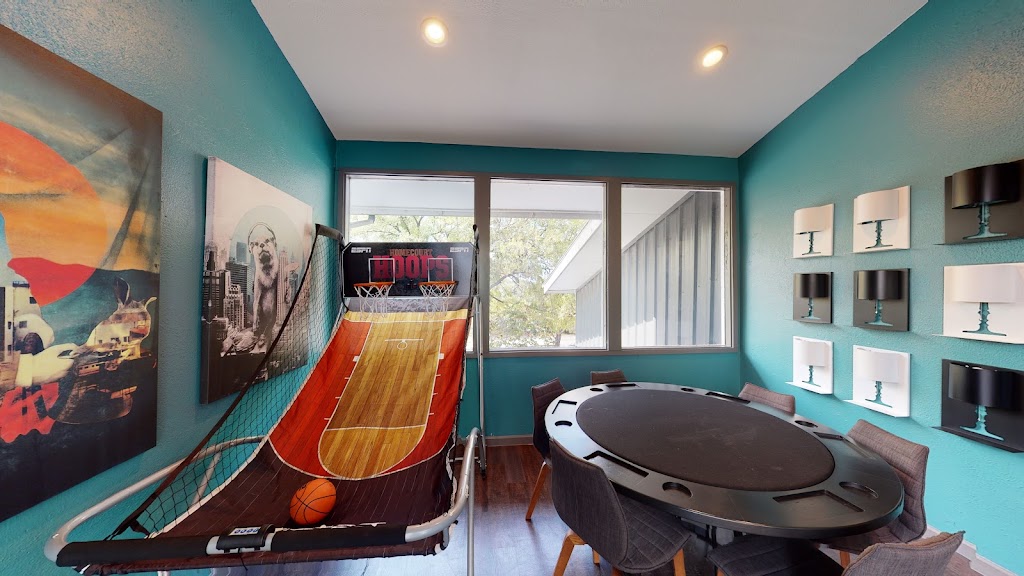 Circuit At The Grid | 2011 Lincoln Dr, Arlington, TX 76011, USA | Phone: (817) 402-0237