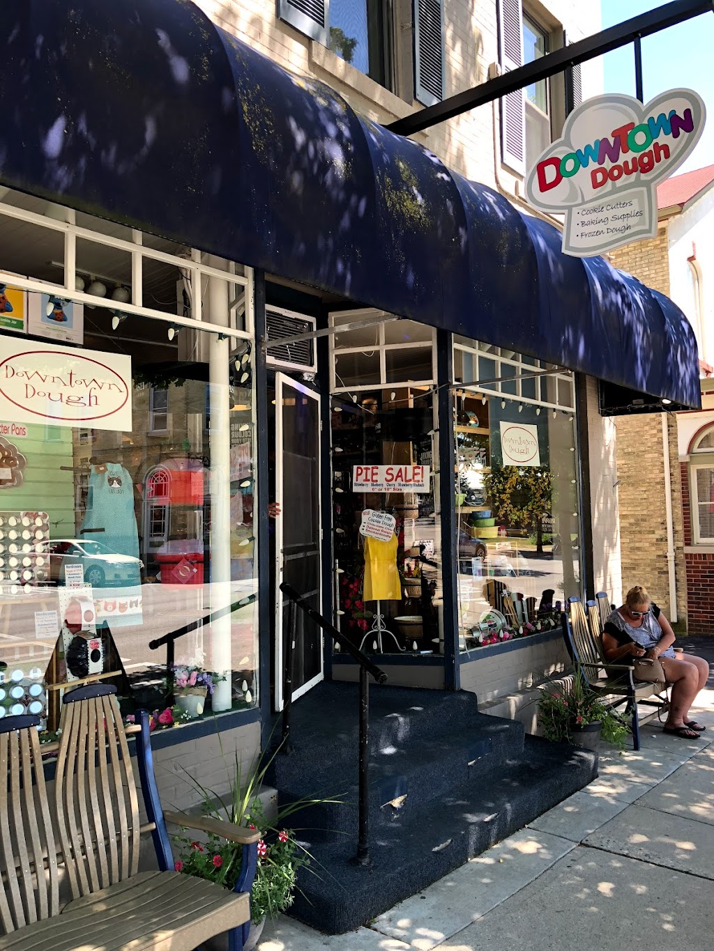 Downtown Dough | w63n658 Washington Ave, Cedarburg, WI 53012, USA | Phone: (262) 387-0311