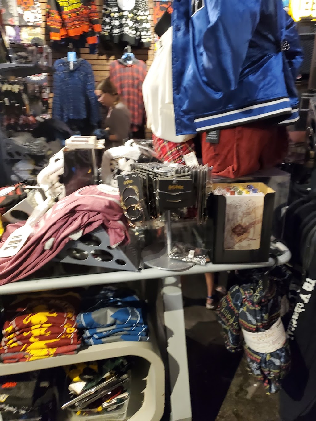 Hot Topic | 3800 US Hwy 98 N #642, Lakeland, FL 33809, USA | Phone: (863) 859-0608