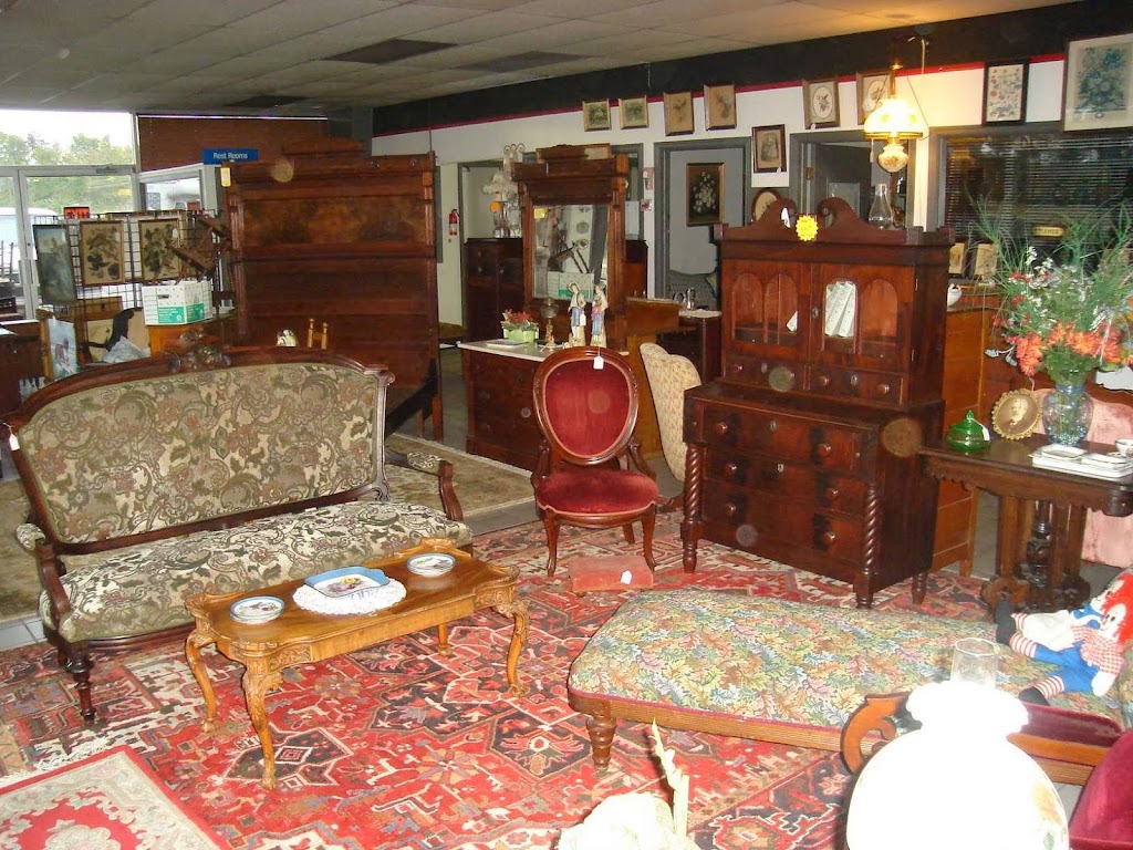 Tyes Antiques | 4200 Steger Creek Dr, Powhatan, VA 23139, USA | Phone: (804) 484-4451