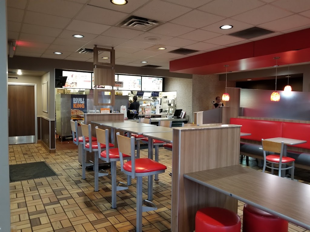 Burger King | 7051 10th St N, Oakdale, MN 55128, USA | Phone: (651) 735-5515