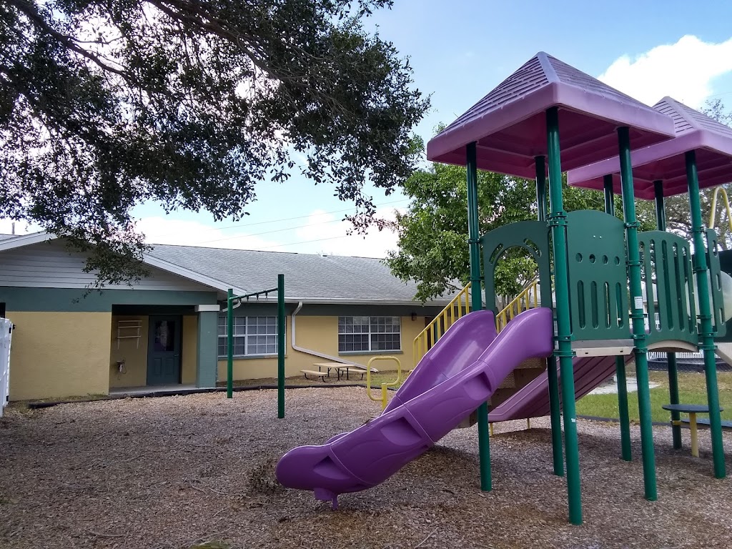 De La Fontaine Trilingual Montessori School Seminole | 8351 Bayou Boardwalk, Seminole, FL 33777, USA | Phone: (813) 278-2262