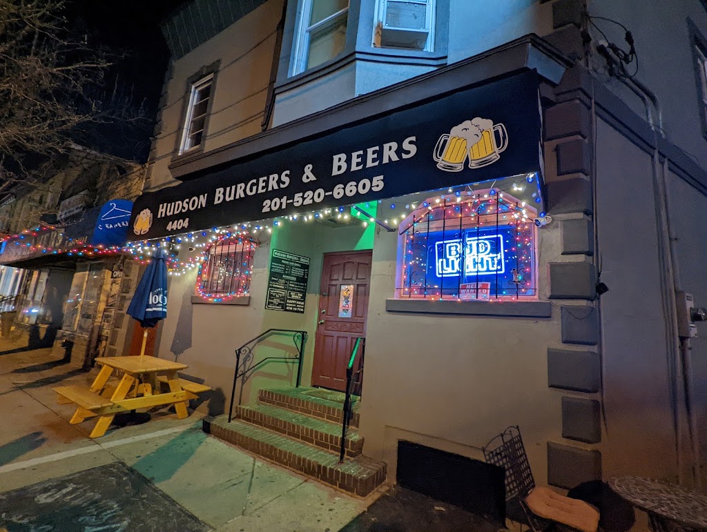 Hudson Burgers & Beers | 4404 Bergen Turnpike, North Bergen, NJ 07047, USA | Phone: (201) 520-6605
