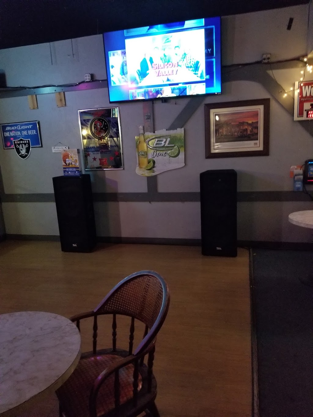 Spirits Lounge | 390 S 11th Ave, Hanford, CA 93230, USA | Phone: (559) 582-7747