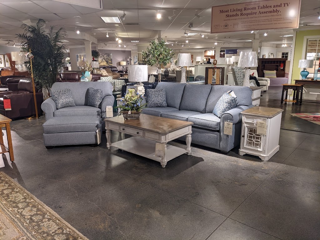 Wayside Furniture Showroom | 1367 Canton Rd, Akron, OH 44312, USA | Phone: (330) 733-6221