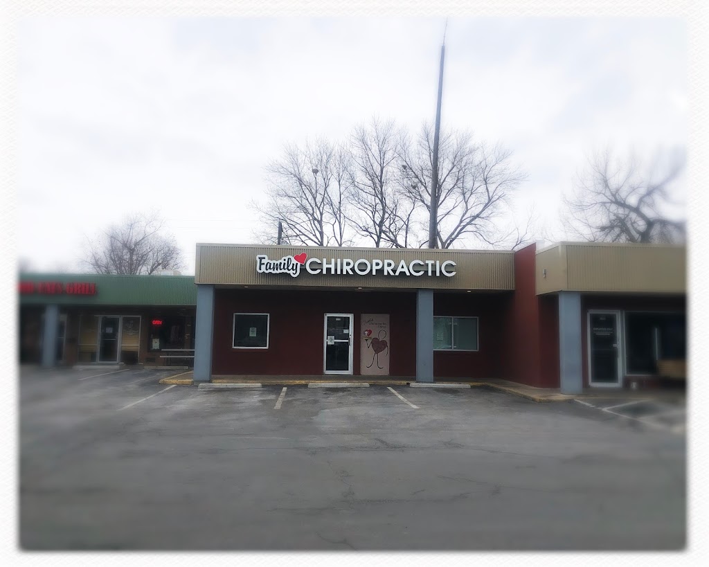 Family Chiropractic Clinic, P.C. - Dr. Brenda K. Shelton | 3704, 1112 Francis St, Longmont, CO 80501, USA | Phone: (303) 678-0266