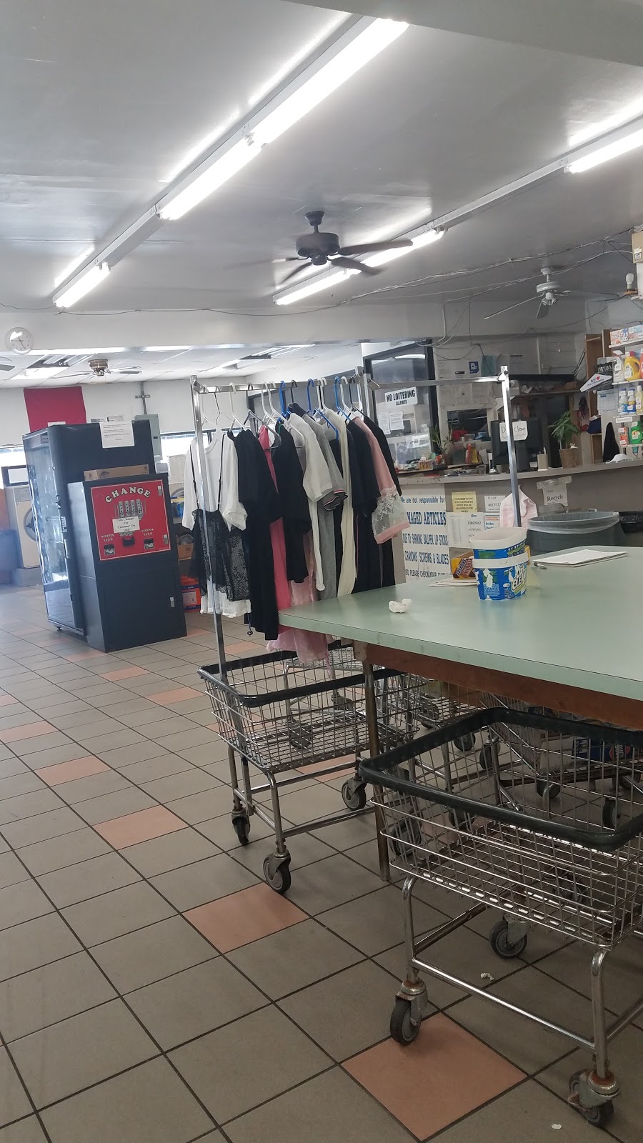 E-Z Laundromat | 2212 College Point Blvd, Queens, NY 11356, USA | Phone: (718) 762-8770