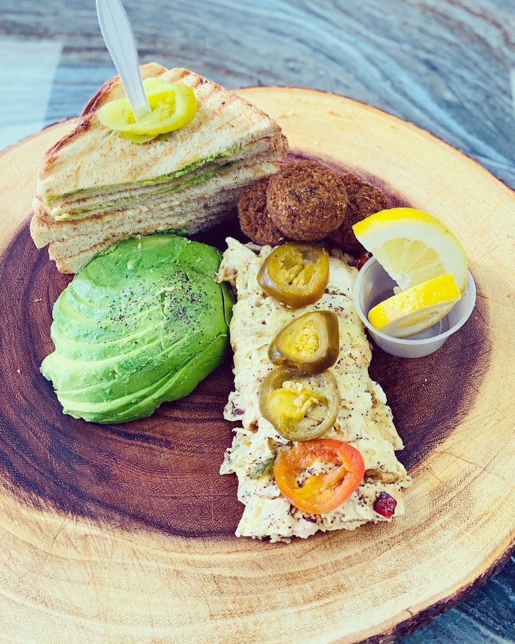 DAY & NIGHT DELI | 302 Guy Lombardo Ave, Freeport, NY 11520, USA | Phone: (516) 415-7284
