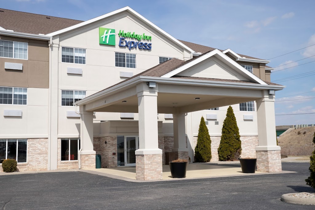 Holiday Inn Express & Suites | 1290 Independence Dr, Napoleon, OH 43545, USA | Phone: (419) 599-0850