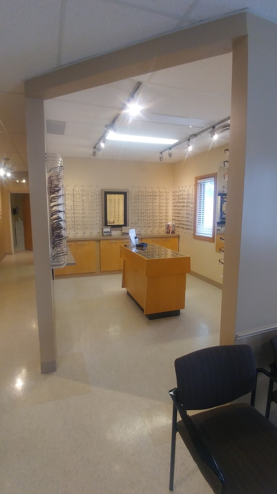 Kingsville ​Eye Care - Dr. McCormick, Molzan & Mockler | 375 Main St E Unit 2, Kingsville, ON N9Y 1A7, Canada | Phone: (519) 733-3560