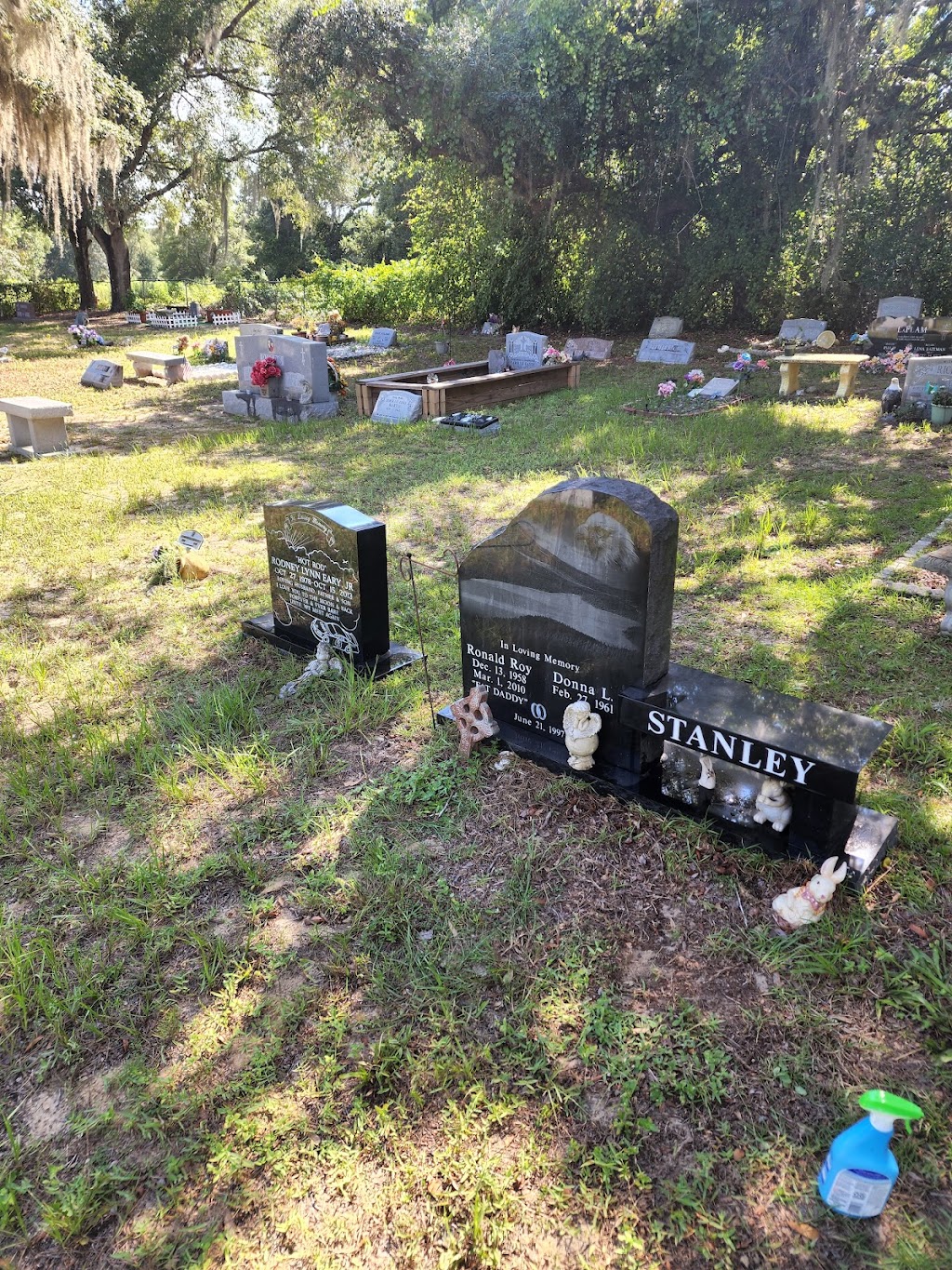 The undertaker tombstone maintenance inc | 39918 Grays Airport Rd, Lady Lake, FL 32159, USA | Phone: (352) 566-3459