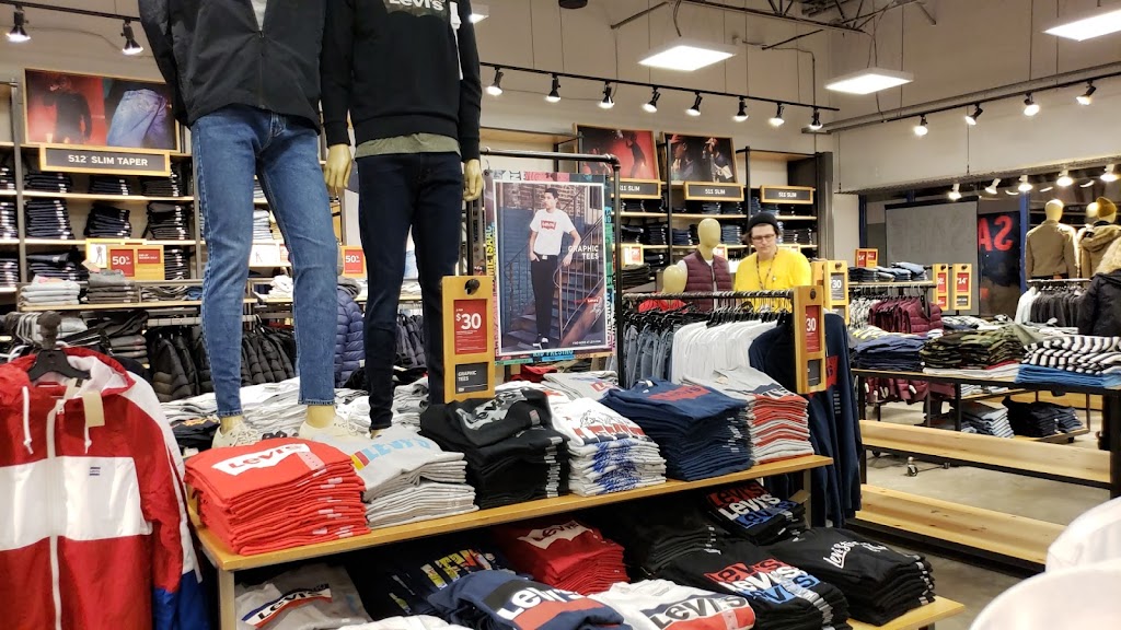 Levi’s Outlet Store | One Premium, 1 Outlet Blvd Space 720, Wrentham, MA 02093, USA | Phone: (508) 384-0162