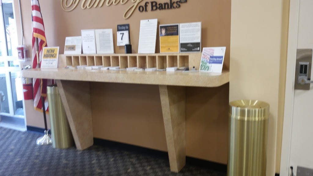 Roslyn Savings Bank, a division of New York Community Bank | 108 7th St, Garden City, NY 11530, USA | Phone: (516) 739-4438