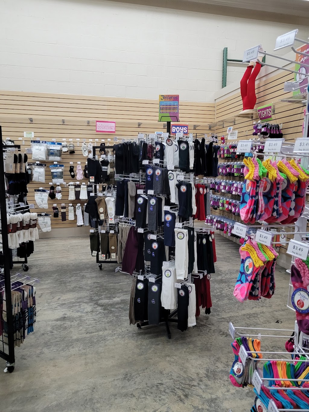 Jefferies Socks Outlet | 2209 Tucker St, Burlington, NC 27215, USA | Phone: (336) 226-8740