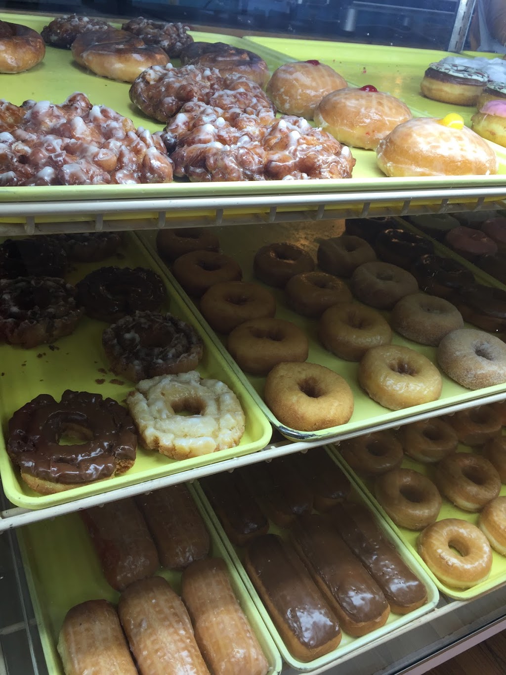 Donuts Plus | 2201 Jacksboro Hwy Ste 109, Fort Worth, TX 76114, USA | Phone: (817) 624-4502