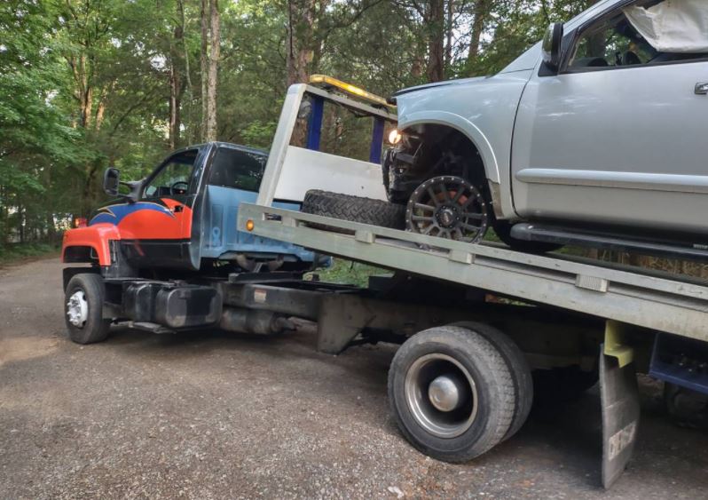 Cheap Towing Akron | 1130 Brittain Rd, Akron, OH 44305, USA | Phone: (330) 537-1110