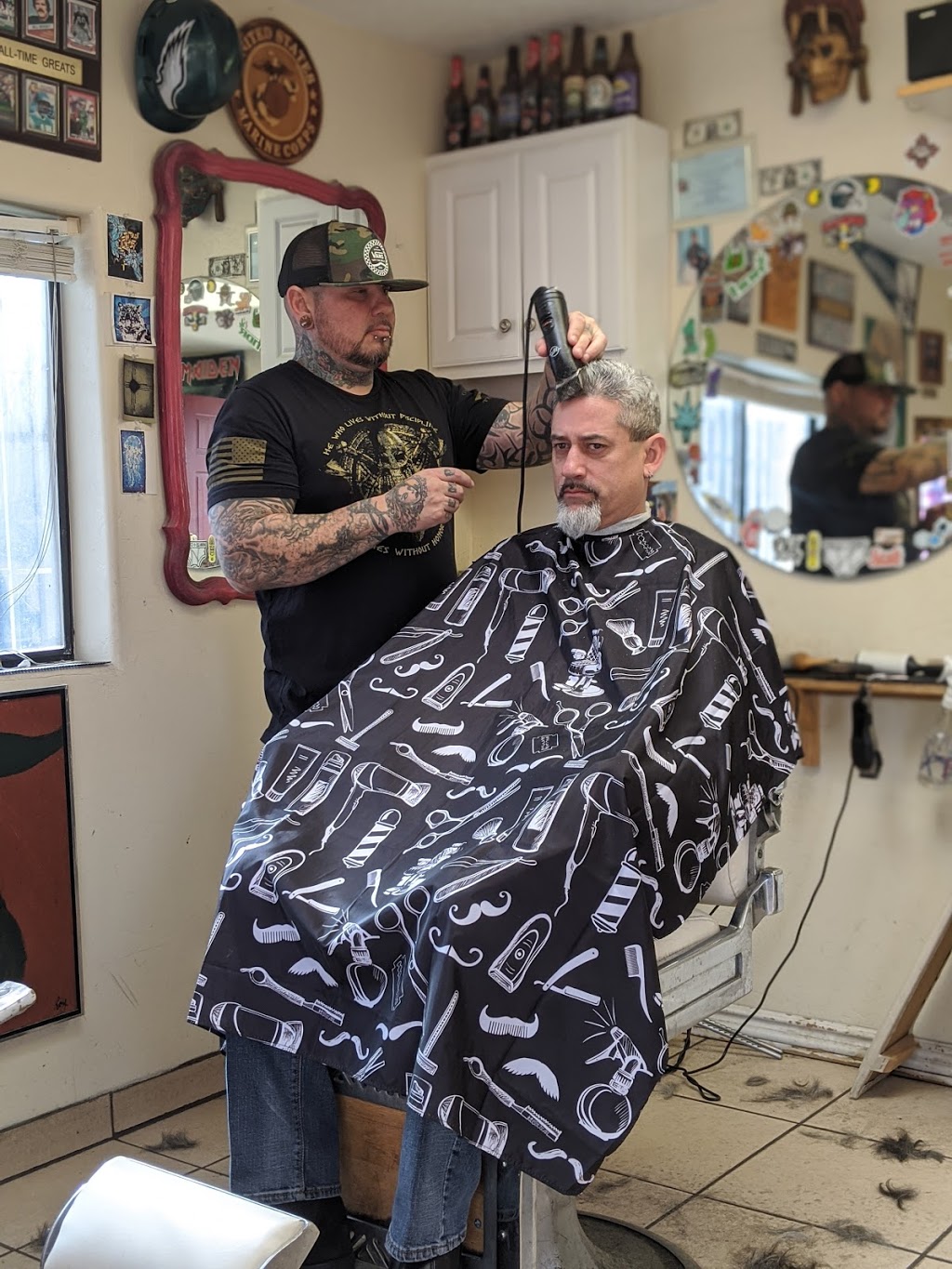 Vinnys Barber Shop | 701 Mountain Rd NW, Albuquerque, NM 87102, USA | Phone: (505) 315-4868