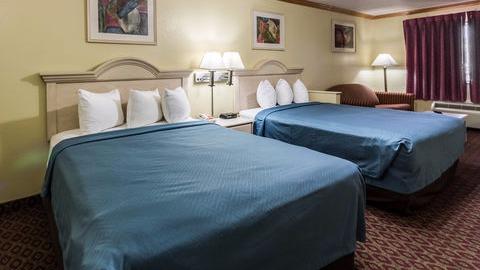 Econo Lodge Inn & Suites Corpus Christi | 722 N Port Ave, Corpus Christi, TX 78408, USA | Phone: (361) 883-7400