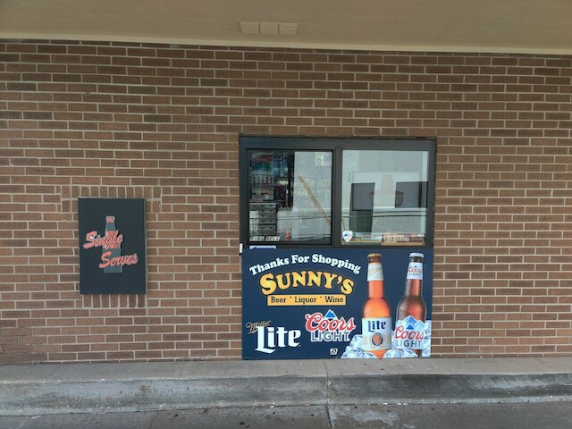 Sunny’s Beer, Liquor, and Wine #2 | 3731 S Beaumont Ave, Kansasville, WI 53139, USA | Phone: (262) 864-2011