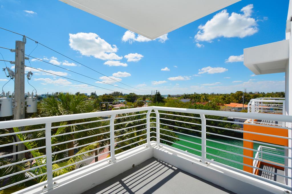 Apartment MB On The Canal | 7700 Tatum Waterway Dr, Miami Beach, FL 33141 | Phone: (786) 277-8915