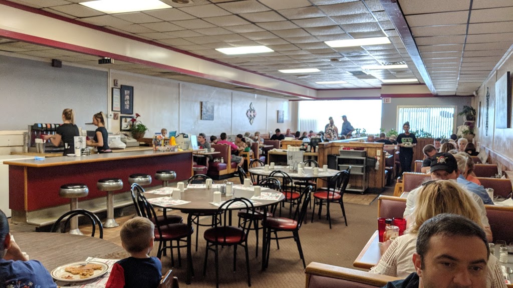 Georges Family Restaurant | Crestmont Shopping Center, 2477 Brodhead Rd, Aliquippa, PA 15001 | Phone: (724) 375-2226