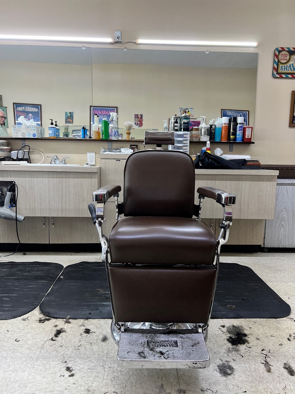 Suttons Barber Shop | 5448 Del Amo Blvd, Long Beach, CA 90808, USA | Phone: (562) 425-9056